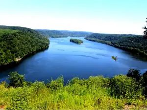 The Pinnacle Overlook