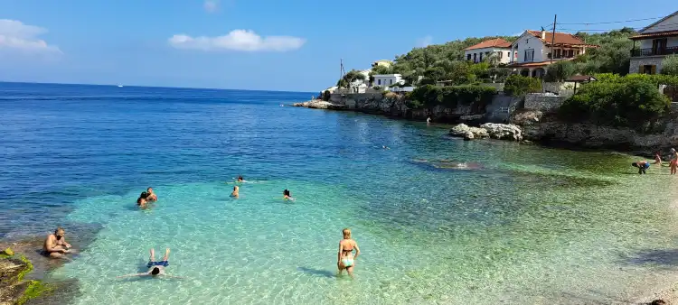 Hotels near Giannas Beach