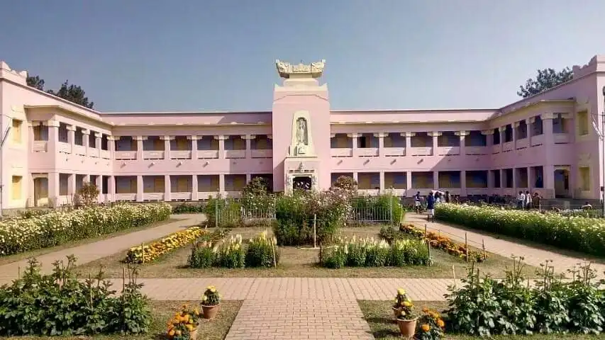 Hotels near Ramakrishna Mission Vidyapith