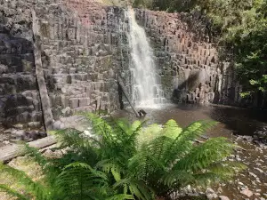 Dip Falls