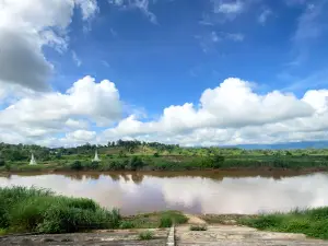Rim Moei Riverside Park, Tha Song Yang Village