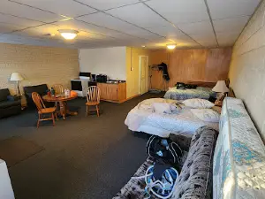 Sandy Lake Motel & Campground