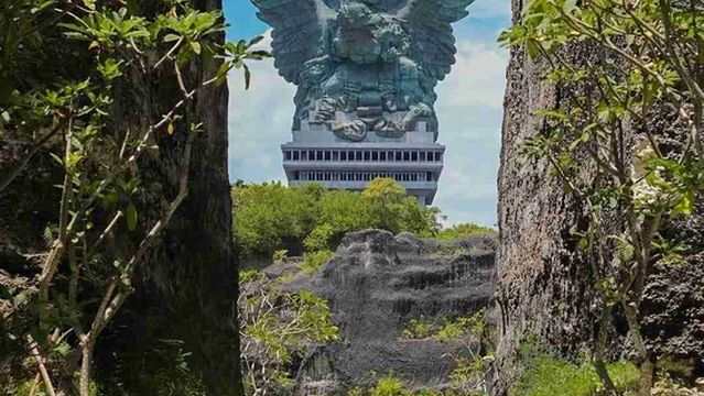 ガルーダ・ウィスヌ・クンチャナ文化公園