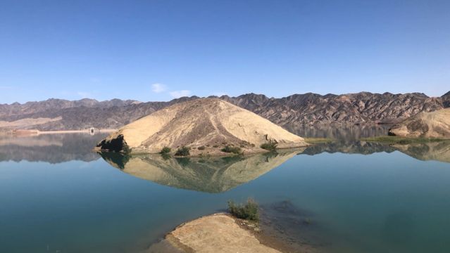 Black Mountain Lake Shore