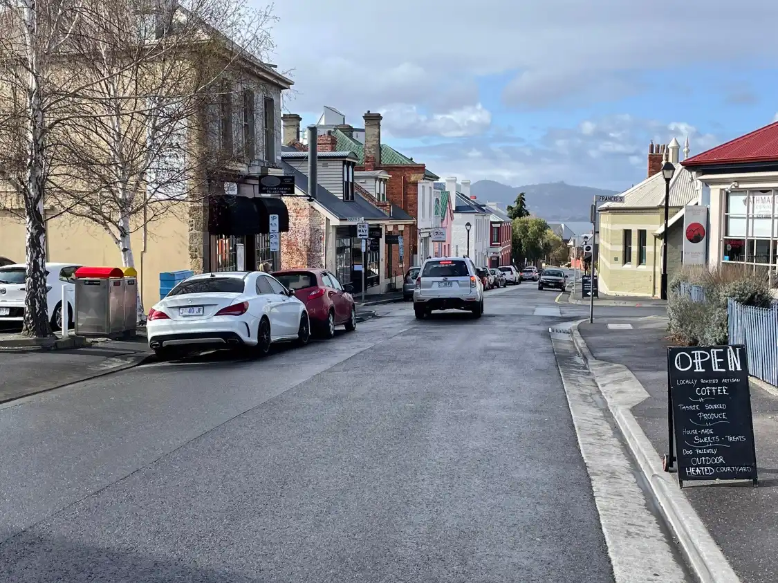 Hotels near Battery Point