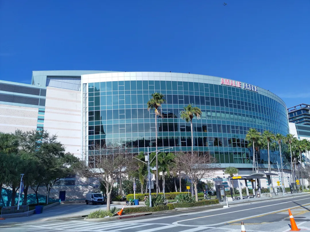 1_Benchmark International Arena