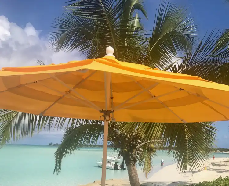 Hotels With Parking in Long Island, Bahamas