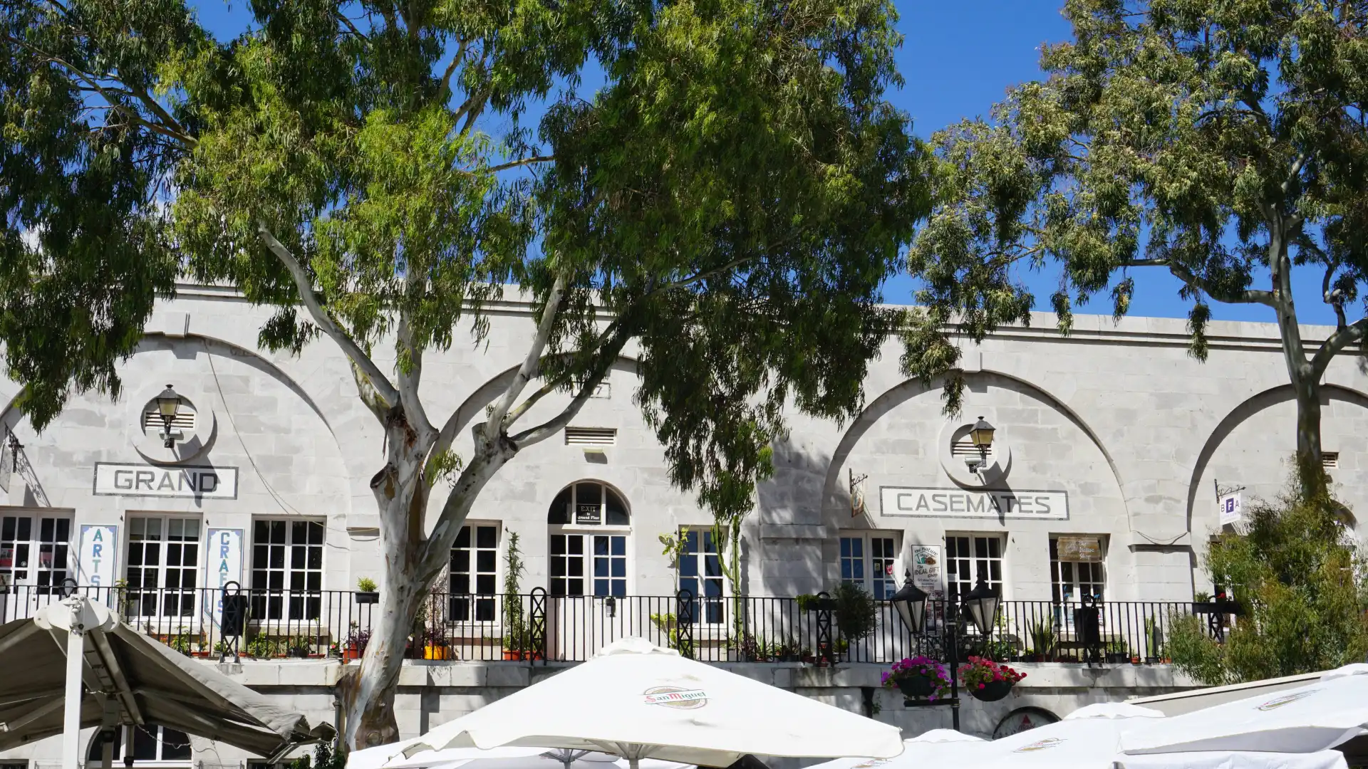 Hotels near Grand Casemates Square