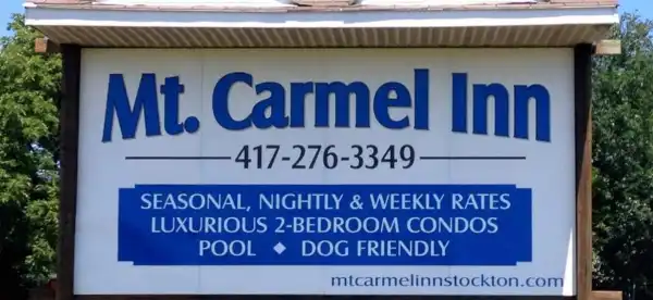Hotels in Cedar County
