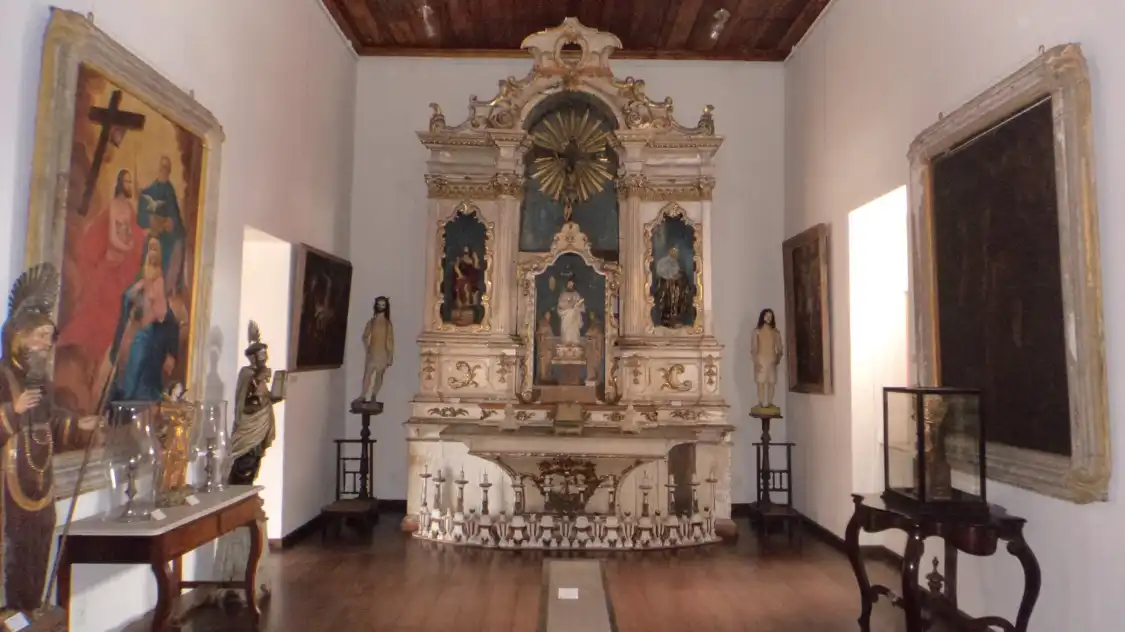 Hotels near Museum of Sacred Art Pierre Chalita