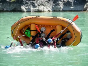 Guru River: Rafting and Adventure