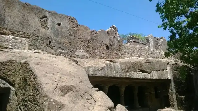 Hotels near Mandapeshwar Caves