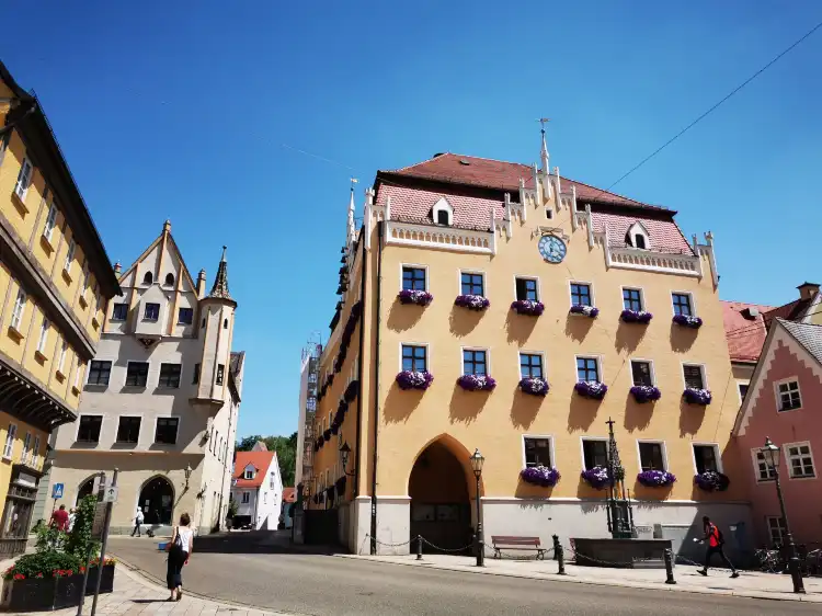 Các khách sạn gần Rathaus