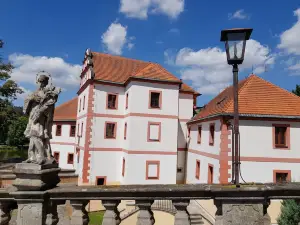 Zamek Lnare