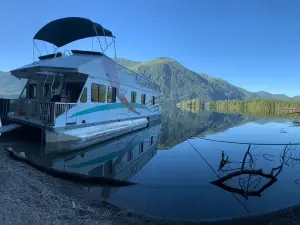 Fish and Duck Resort