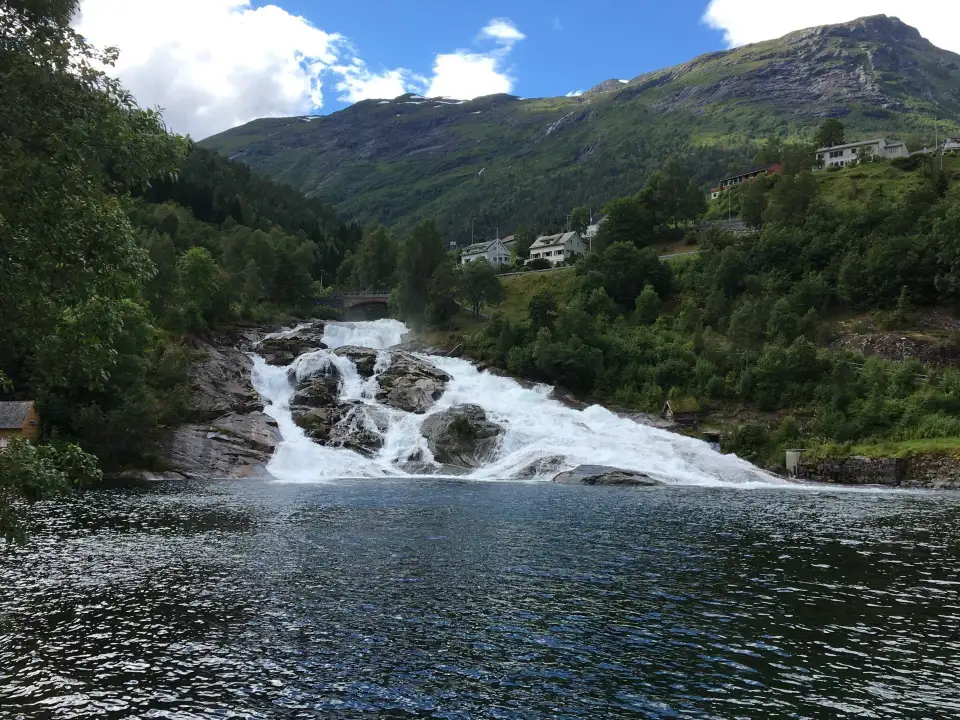 5_Hellesyltfossen