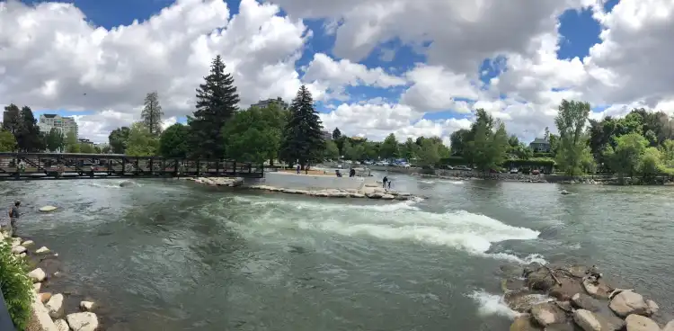 Hotels near Bicentennial Park