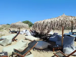 Paralia Chalikounas
