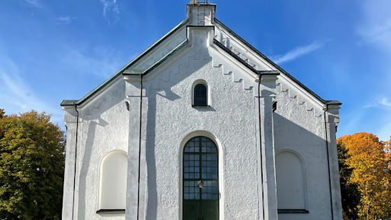 Hässleby Kyrka & Kyrkogård