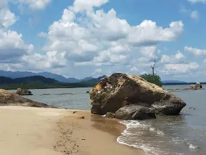 Pantai Pasir Mayang