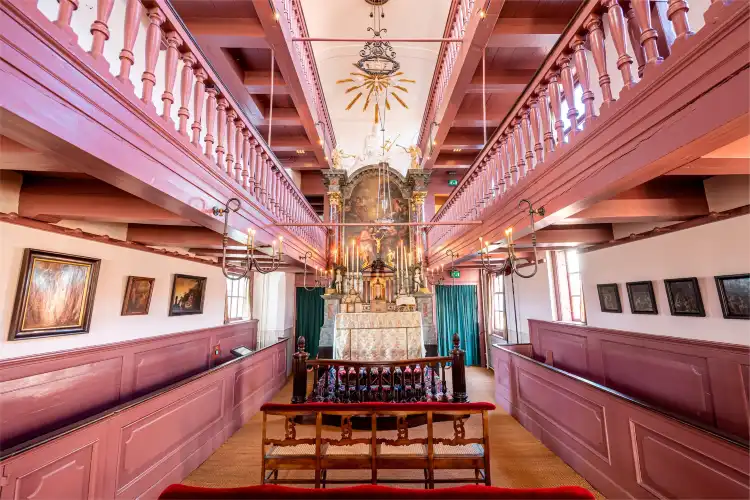 Các khách sạn gần Museum Ons' Lieve Heer op Solder