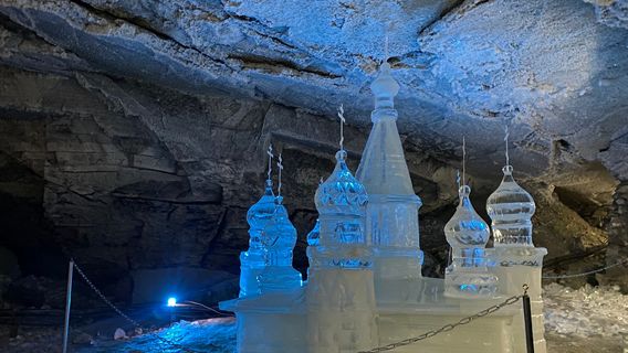 Kungurskaya Ledyanaya Peshchera