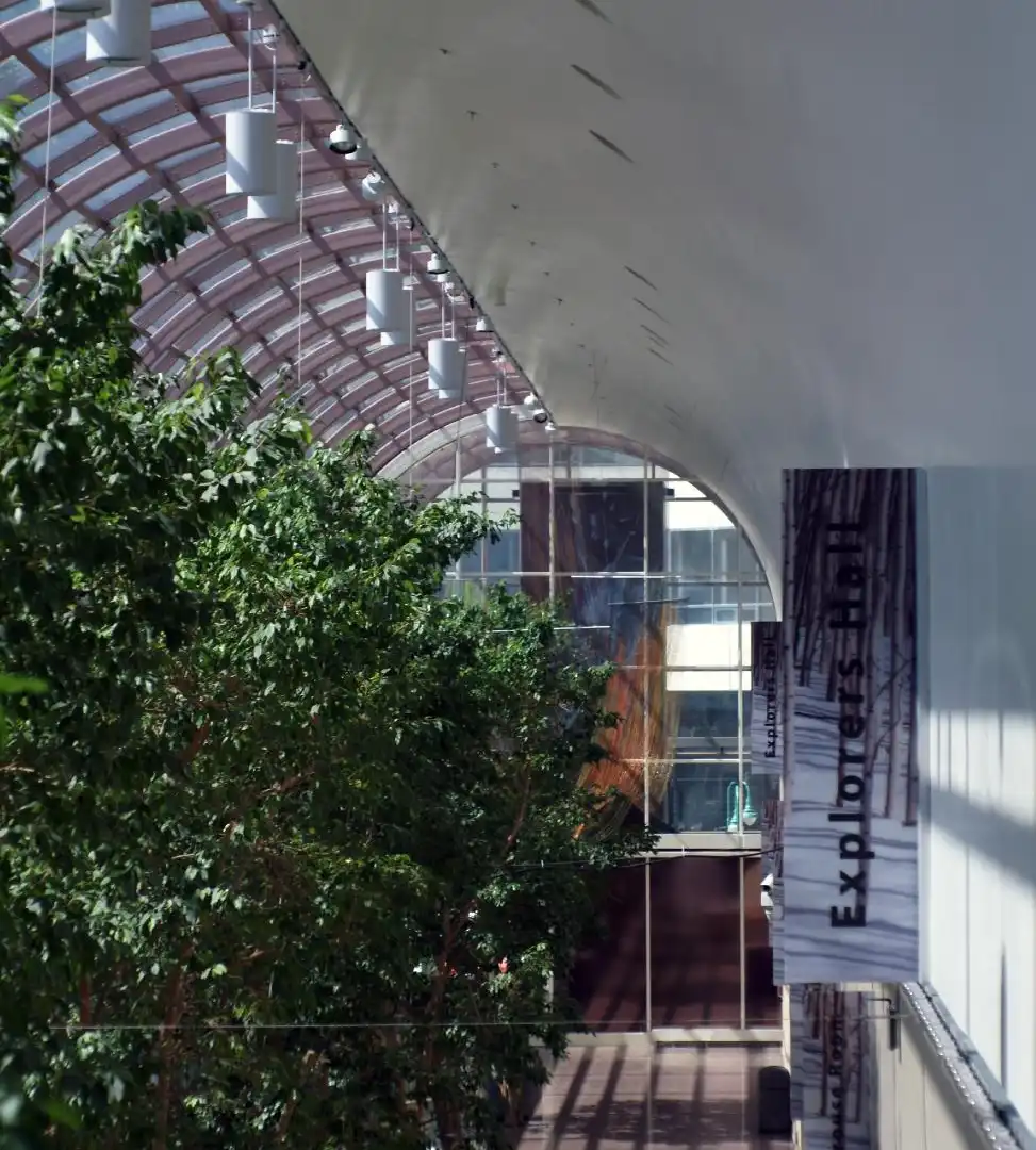 鄰近William A Egan Civic & Convention Center的酒店
