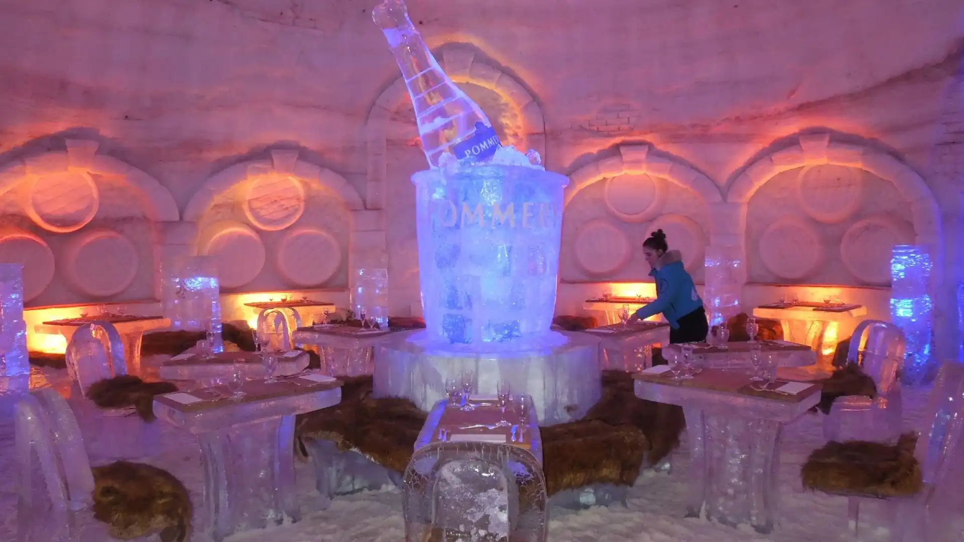 Hotels near Snow Village Montreal