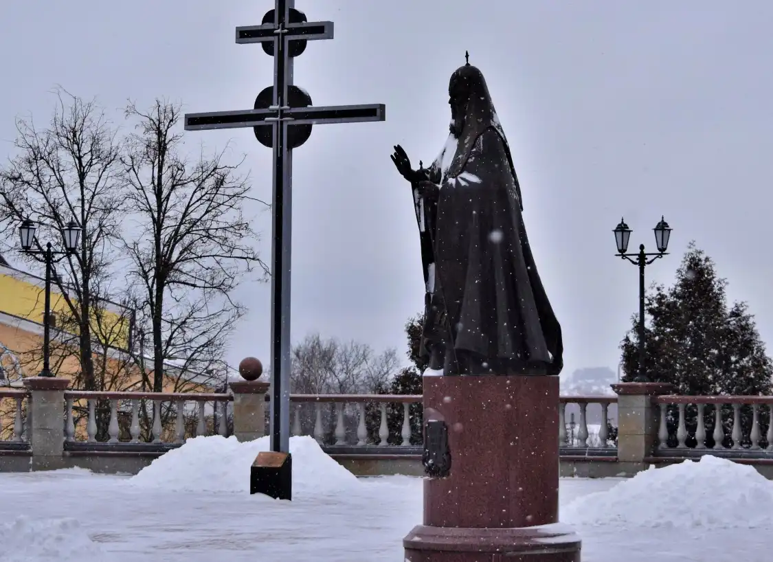 Hotels near Monument to Patriarch Alexy II