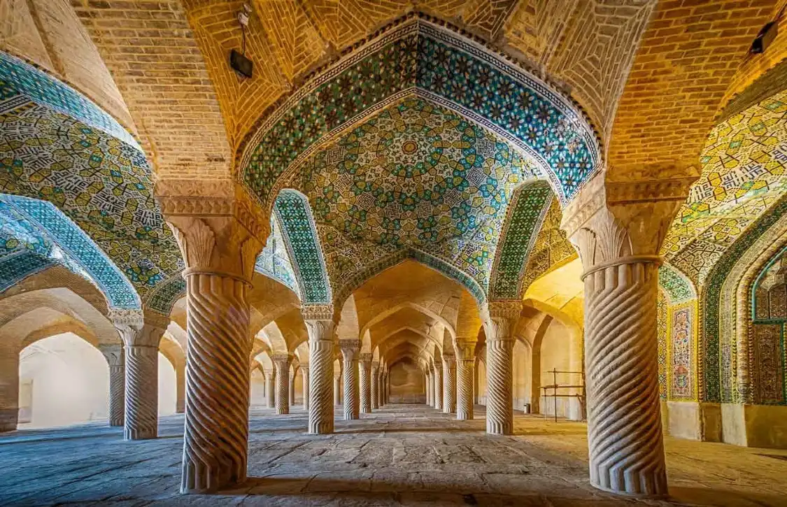 Hotels near Vakil Mosque