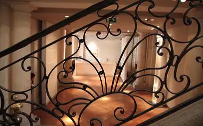 Hotels near CAMPREDON art & image