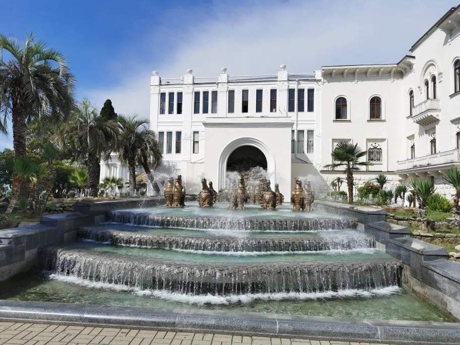 2_Фонтан Грифоны