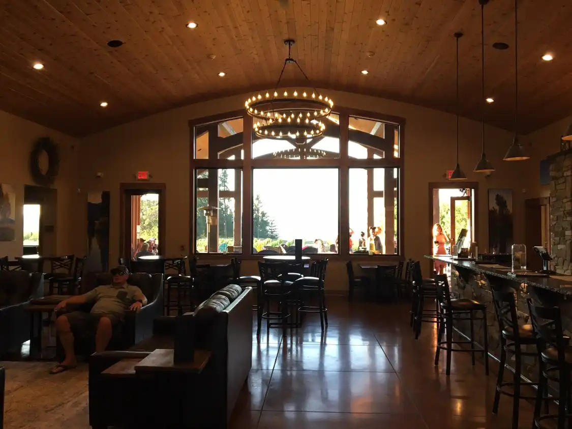 Hotels near Stave & Stone Winery (Downtown Tasting Room)