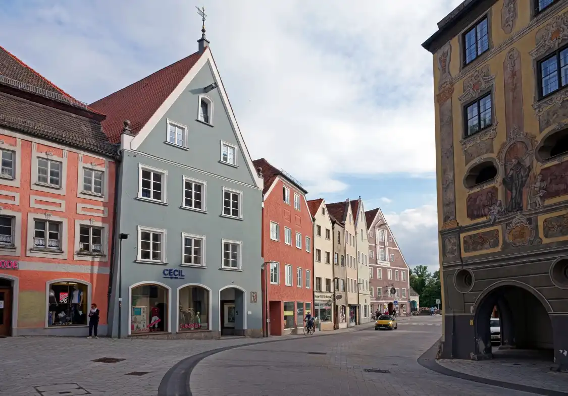 Ex-Ursulinenkloster und Klosterkirche附近的飯店