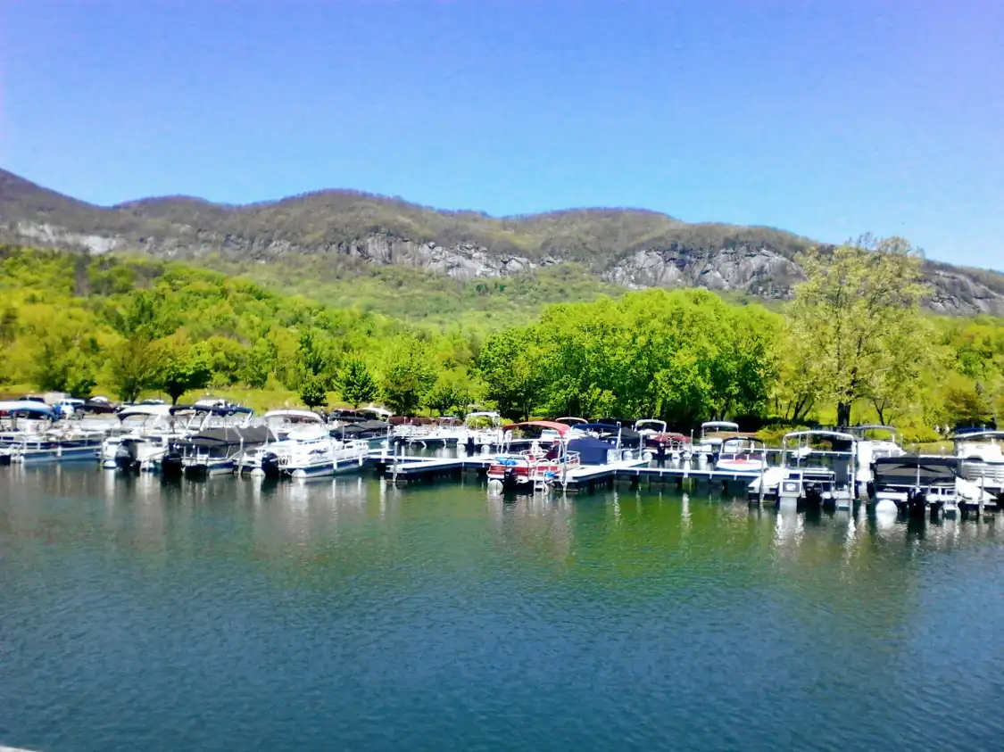 Hotels near Lake Lure