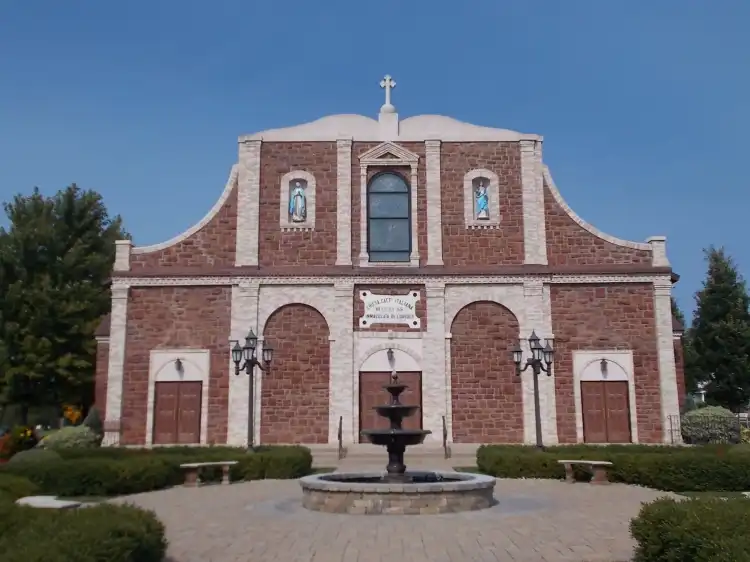 Hotels near Immaculate Conception of Our Lady of Lourdes Catholic Church, Iron Mountain