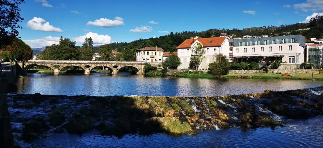 Hotels near Ponte dos Arcos