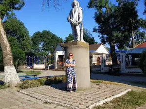 Pam'yatnyk "Myru"
