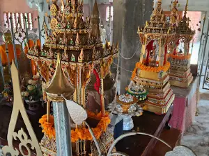 Wat Chang Mop