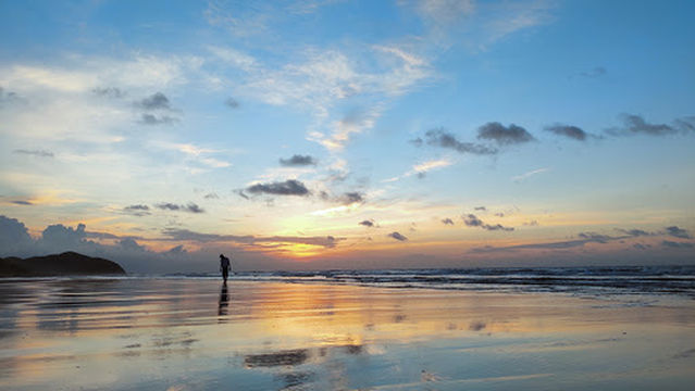 Bãi tắm Quan Lạn