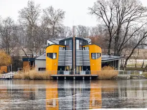 István Fekete Visitor Center Deseda
