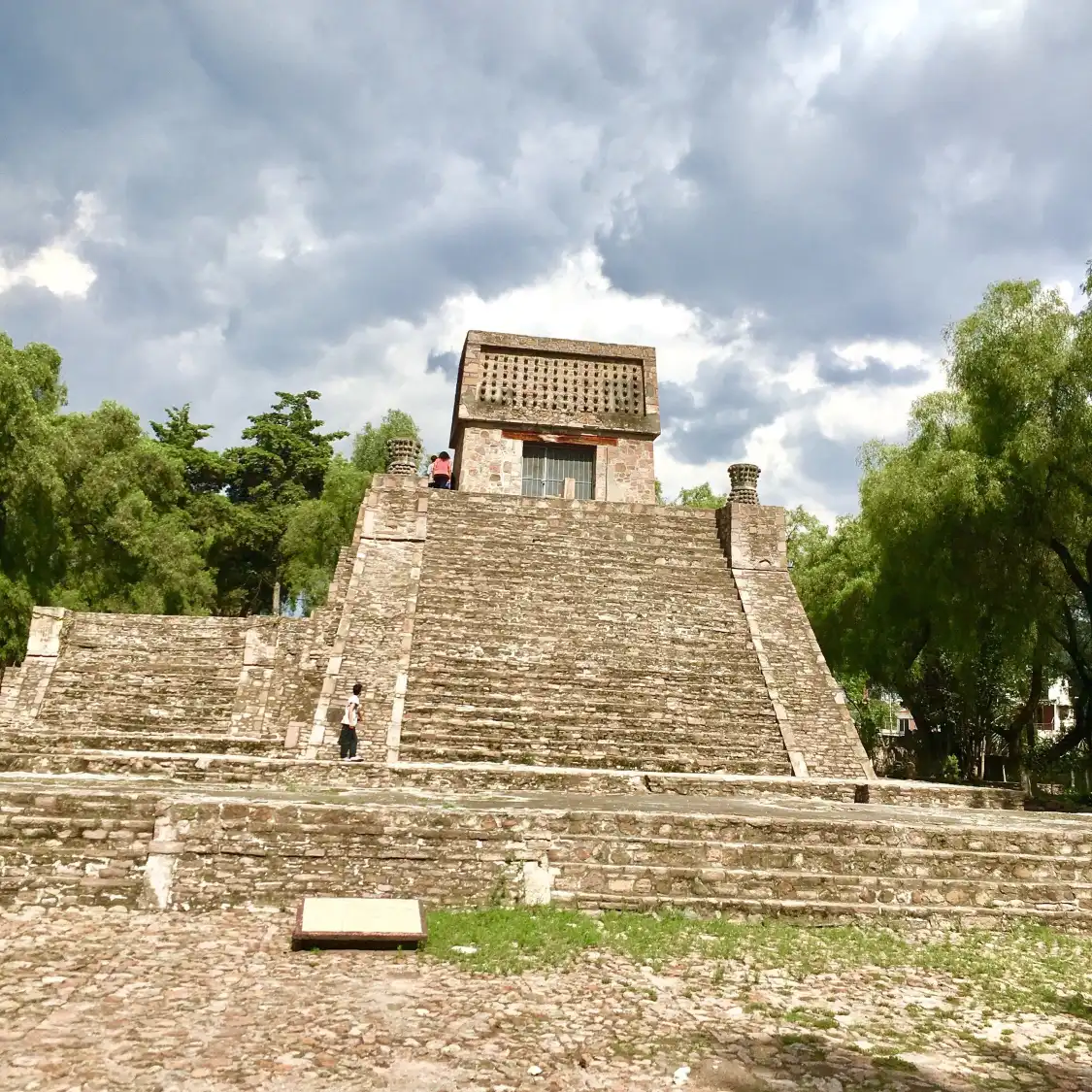 Hotels near Santa Cecilia Acatitlan