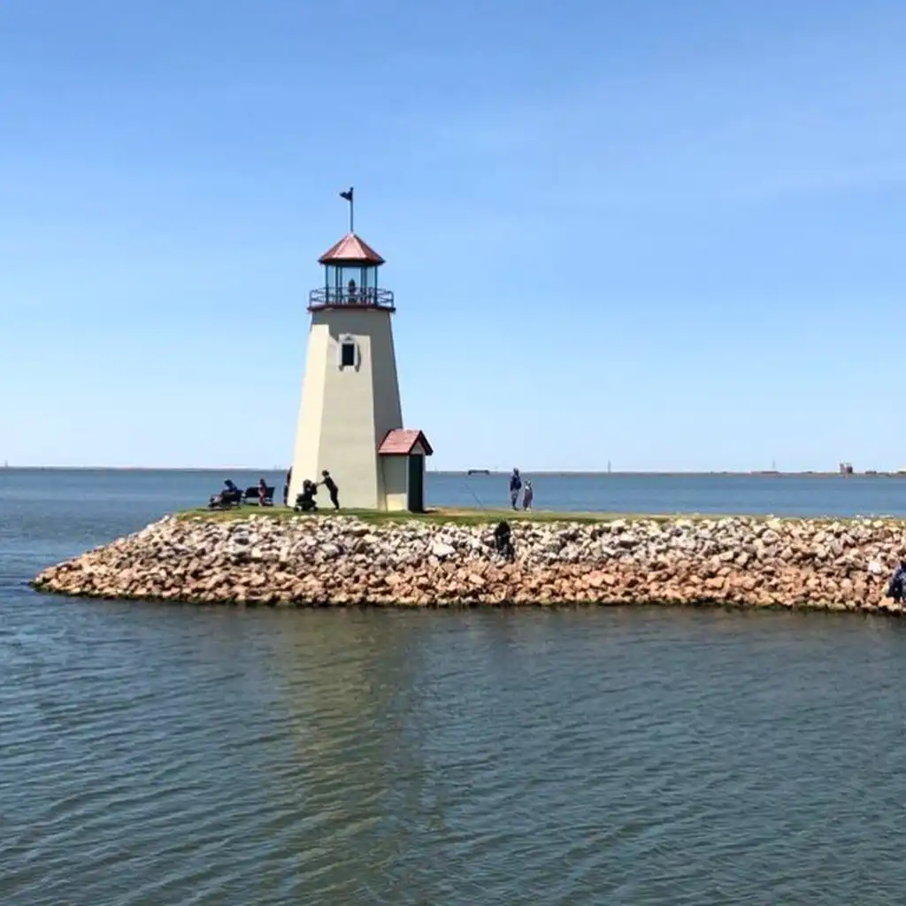 Hotels near Hefner Lake & Park