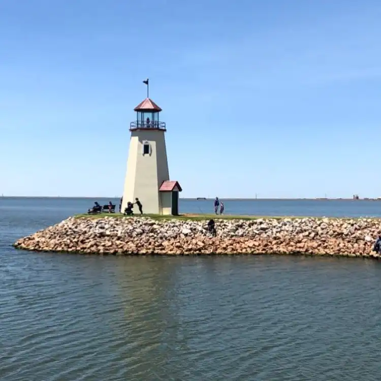 Hotels near Hefner Lake & Park