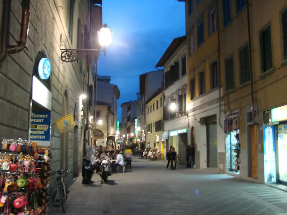 1_Via Faenza