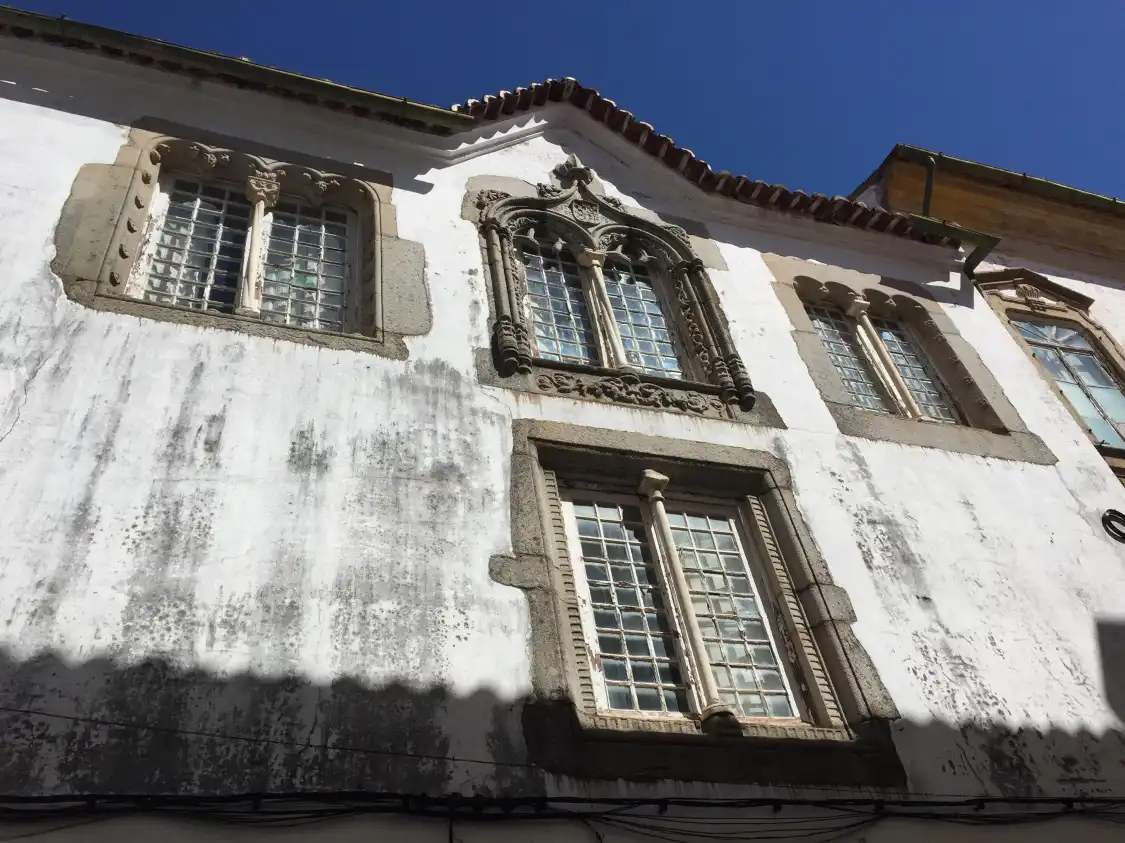 Các khách sạn gần Janelas da Casa da Rua de Azevedo Coutinho