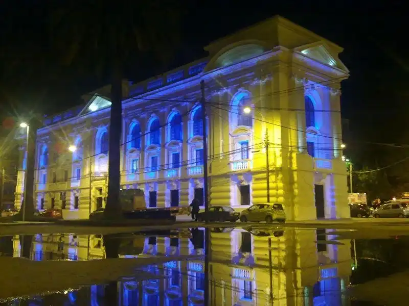 Hotels near Biblioteca Santiago Severin