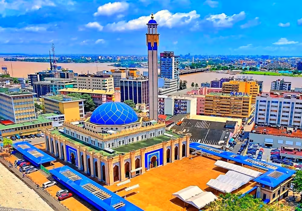 Flüge ${{cityDName}} Abidjan