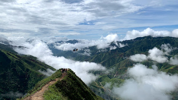 Sống Lưng Khủng Long - điểm Săn Mây