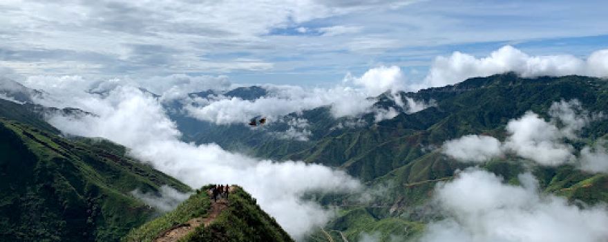 Sống Lưng Khủng Long - điểm Săn Mây